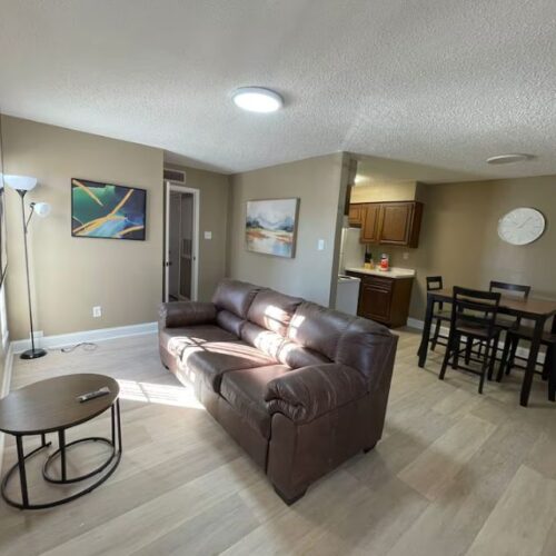 Stylish 1BR: Comfort & Style